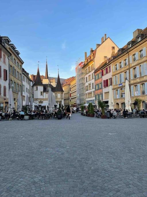 V&V Centre Neuchâtel Buitenkant foto