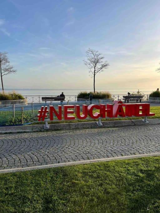 V&V Centre Neuchâtel Buitenkant foto