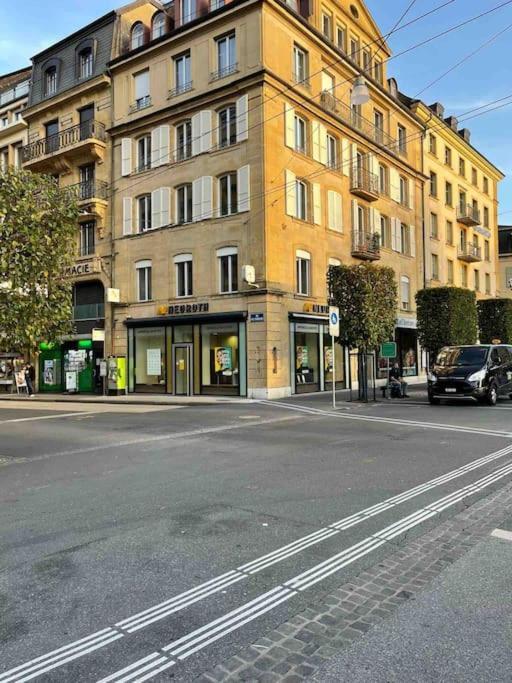 V&V Centre Neuchâtel Buitenkant foto